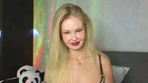 Snapshot of larine_morgan chatting on 07-26-26, 02:53 LarineGMT7 UTC6 online show from 07-26-26, 02:53