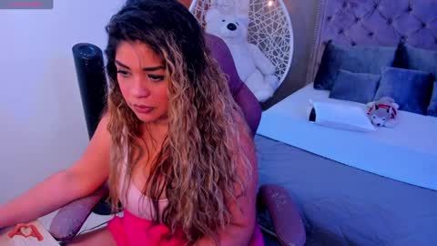 Snapshot of laris_park chatting on 01-22-25, 06:10 laris_park online show from 01-22-25, 06:10