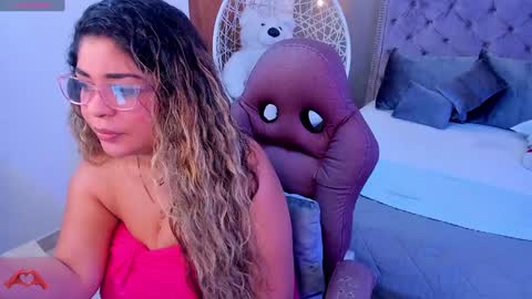 Snapshot of laris_park chatting on 01-22-25, 09:13 laris_park online show from 01-22-25, 09:13