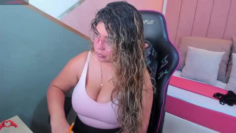 Snapshot of laris_park chatting on 01-28-25, 11:39 laris_park online show from 01-28-25, 11:39