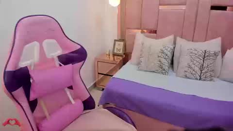 Snapshot of laris_park chatting on 09-13-25, 09:03 laris_park online show from 09-13-25, 09:03