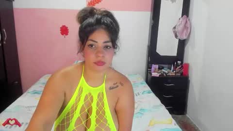 Snapshot of laris_park chatting on 10-31-25, 03:18 laris_park online show from 10-31-25, 03:18