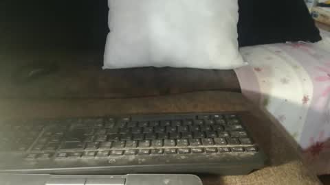 Lariss online show from 04-19-26, 05:23