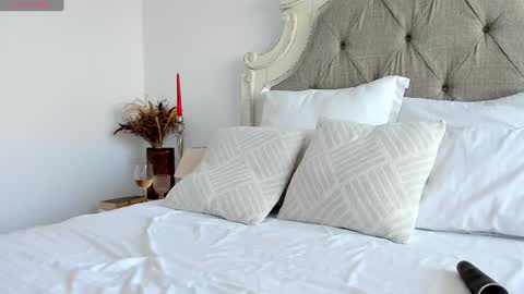 Snapshot of larissa4 chatting on 10-19-25, 01:12 Larissa online show from 10-19-25, 01:12