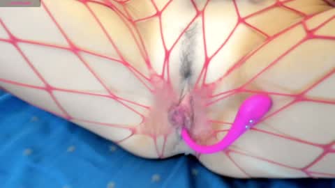 Snapshot of larissa4 chatting on 11-12-25, 01:22 Larissa online show from 11-12-25, 01:22