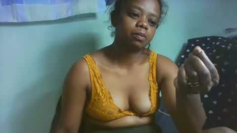 larissa645771 online show from 11-04-25, 07:46