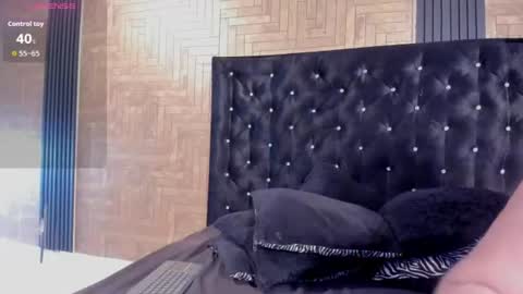       online show from 07-30-26, 08:30