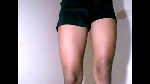 Snapshot of larra27 chatting on 09-13-25, 07:35 Malala online show from 09-13-25, 07:35