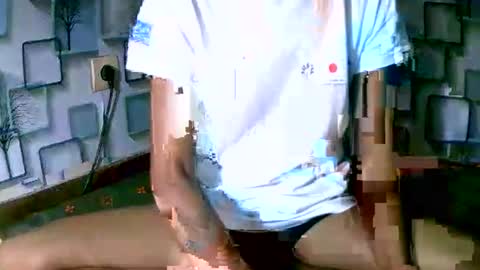 Snapshot of larra27 chatting on 01-17-26, 12:43 Malala online show from 01-17-26, 12:43