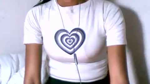 Snapshot of larra27 chatting on 02-20-26, 03:56 Malala online show from 02-20-26, 03:56