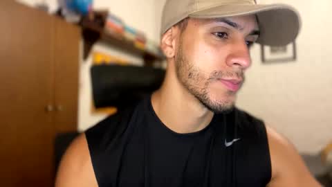 Snapshot of larry_jones chatting on 12-03-24, 01:10 andrew online show from 12-03-24, 01:10