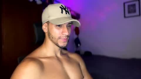 Snapshot of larry_jones chatting on 12-03-24, 04:17 andrew online show from 12-03-24, 04:17