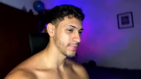 Snapshot of larry_jones chatting on 12-04-24, 04:16 andrew online show from 12-04-24, 04:16