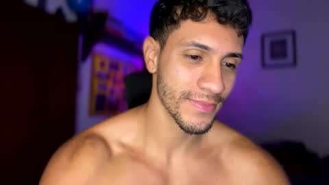 Snapshot of larry_jones chatting on 12-10-24, 03:33 andrew online show from 12-10-24, 03:33