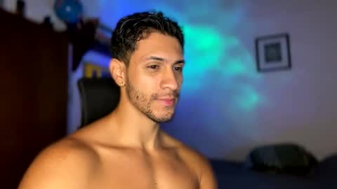 Snapshot of larry_jones chatting on 12-11-24, 03:26 andrew online show from 12-11-24, 03:26