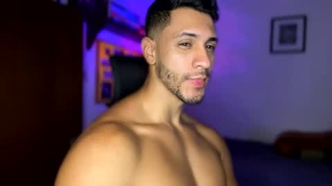 Snapshot of larry_jones chatting on 12-21-24, 02:19 andrew online show from 12-21-24, 02:19