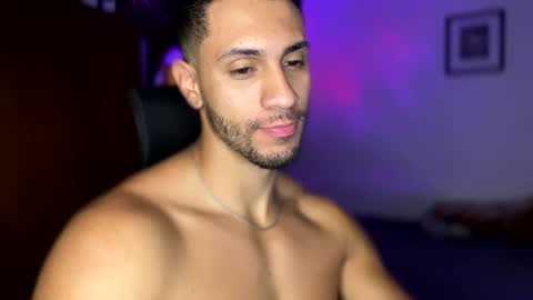 Snapshot of larry_jones chatting on 12-22-24, 05:42 andrew online show from 12-22-24, 05:42