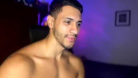 Snapshot of larry_jones chatting on 12-29-24, 05:12 andrew online show from 12-29-24, 05:12