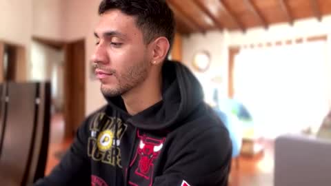 Snapshot of larry_jones chatting on 01-02-25, 04:56 andrew online show from 01-02-25, 04:56