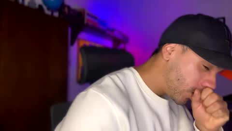 Snapshot of larry_jones chatting on 01-03-25, 01:47 andrew online show from 01-03-25, 01:47