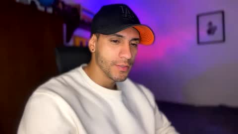 Snapshot of larry_jones chatting on 01-03-25, 04:48 andrew online show from 01-03-25, 04:48