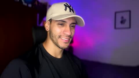 Snapshot of larry_jones chatting on 01-06-25, 05:49 andrew online show from 01-06-25, 05:49