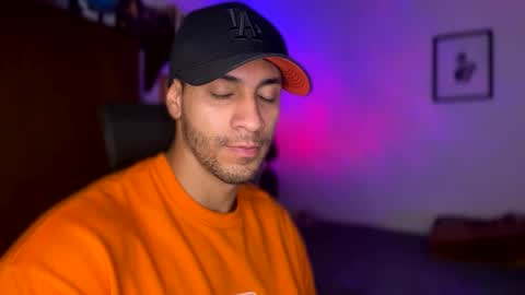 Snapshot of larry_jones chatting on 01-07-25, 05:20 andrew online show from 01-07-25, 05:20