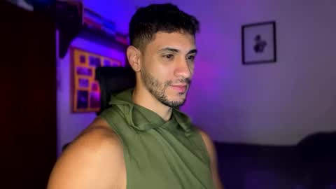 Snapshot of larry_jones chatting on 02-02-25, 02:45 andrew online show from 02-02-25, 02:45