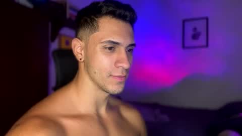 Snapshot of larry_jones chatting on 02-13-25, 01:40 andrew online show from 02-13-25, 01:40