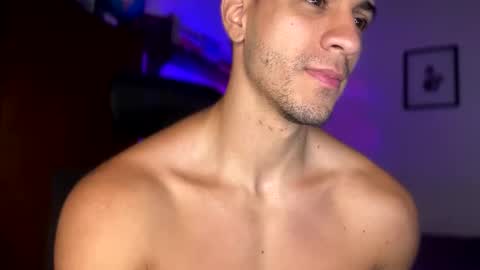 Snapshot of larry_jones chatting on 02-21-25, 05:31 andrew online show from 02-21-25, 05:31