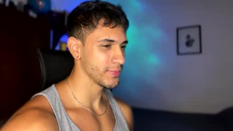 Snapshot of larry_jones chatting on 02-26-25, 05:50 andrew online show from 02-26-25, 05:50