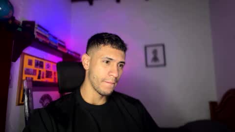 Snapshot of larry_jones chatting on 09-17-25, 02:19 andrew online show from 09-17-25, 02:19