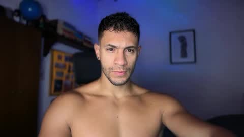 Snapshot of larry_jones chatting on 10-14-25, 01:34 andrew online show from 10-14-25, 01:34