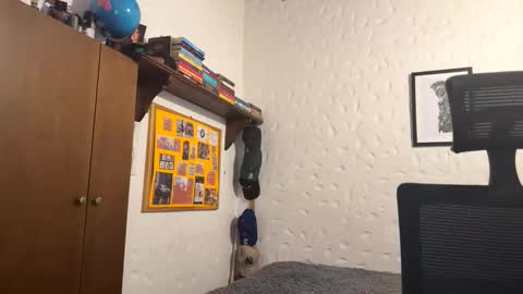 andrew online show from 11-10-25, 01:10