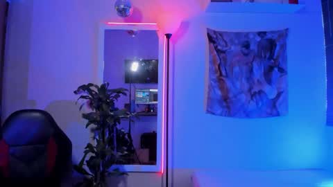 Snapshot of larry_stewart chatting on 11-24-25, 01:33 larry_stewart online show from 11-24-25, 01:33