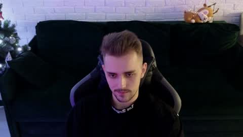 Snapshot of larstar01 chatting on 12-23-24, 02:35 Lars online show from 12-23-24, 02:35