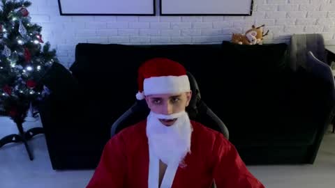 Snapshot of larstar01 chatting on 12-26-24, 02:01 Lars online show from 12-26-24, 02:01