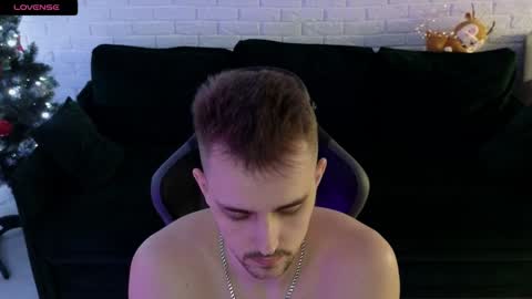 Snapshot of larstar01 chatting on 01-07-25, 09:18 Lars online show from 01-07-25, 09:18