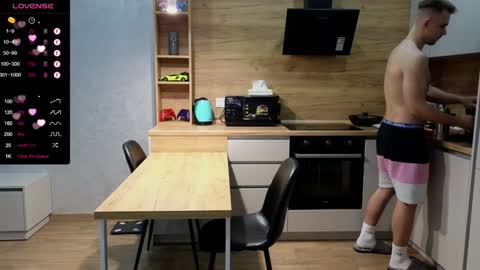 Snapshot of larstar01 chatting on 01-22-25, 07:13 Lars online show from 01-22-25, 07:13