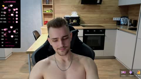 Snapshot of larstar01 chatting on 01-25-25, 12:05 Lars online show from 01-25-25, 12:05