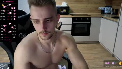 Snapshot of larstar01 chatting on 01-28-25, 10:45 Lars online show from 01-28-25, 10:45