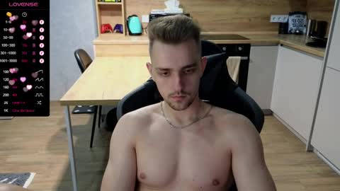 Snapshot of larstar01 chatting on 02-11-25, 10:28 Lars online show from 02-11-25, 10:28