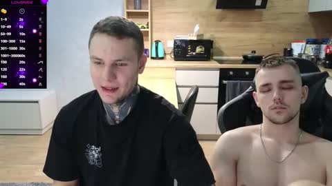 Snapshot of larstar01 chatting on 03-04-25, 08:24 Lars online show from 03-04-25, 08:24