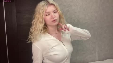 Snapshot of latanyabarthel chatting on 02-10-26, 07:40 Jay online show from 02-10-26, 07:40