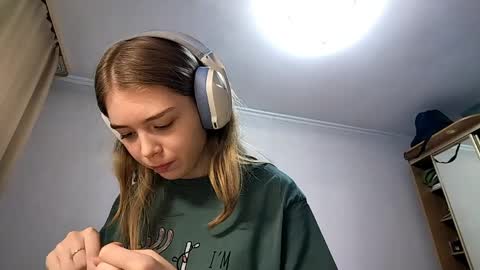 Snapshot of lateshastarnaud chatting on 03-26-26, 10:21 Linet online show from 03-26-26, 10:21