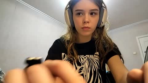 Snapshot of lateshastarnaud chatting on 04-02-26, 12:36 Linet online show from 04-02-26, 12:36
