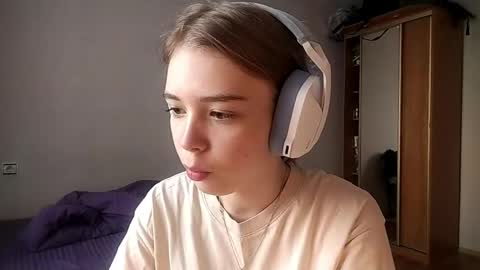 Snapshot of lateshastarnaud chatting on 04-22-26, 08:06 Linet online show from 04-22-26, 08:06