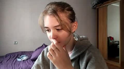 Snapshot of lateshastarnaud chatting on 05-08-26, 08:08 Linet online show from 05-08-26, 08:08