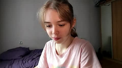 Snapshot of lateshastarnaud chatting on 05-10-26, 08:08 Linet online show from 05-10-26, 08:08