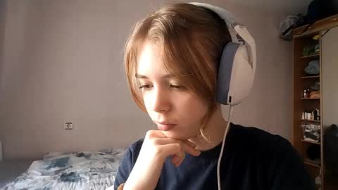 Snapshot of lateshastarnaud chatting on 05-15-26, 08:21 Linet online show from 05-15-26, 08:21